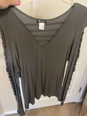 VENUS Olive Gray V-Neck Top with Lace-Up Sleeves new